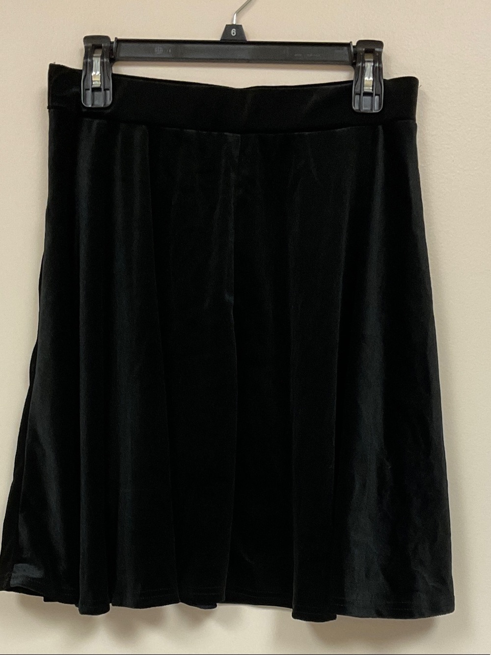 Black Velvet A-Line Women's Skirt NIOP. XL